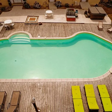 Le De Garbay Bed & Breakfast
