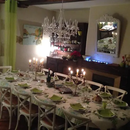 Bed & Breakfast Le De Garbay 3*