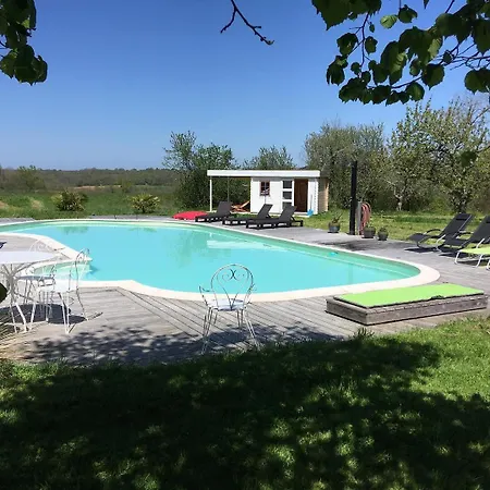 Bed & Breakfast Le De Garbay 3*